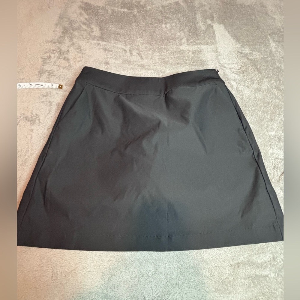 New with Tags Black Nike Golf Skort size 4 (bin11)